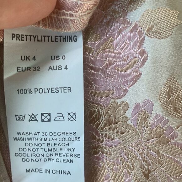 Pretty Little Thing Halter Top NWT - Picture 13 of 13